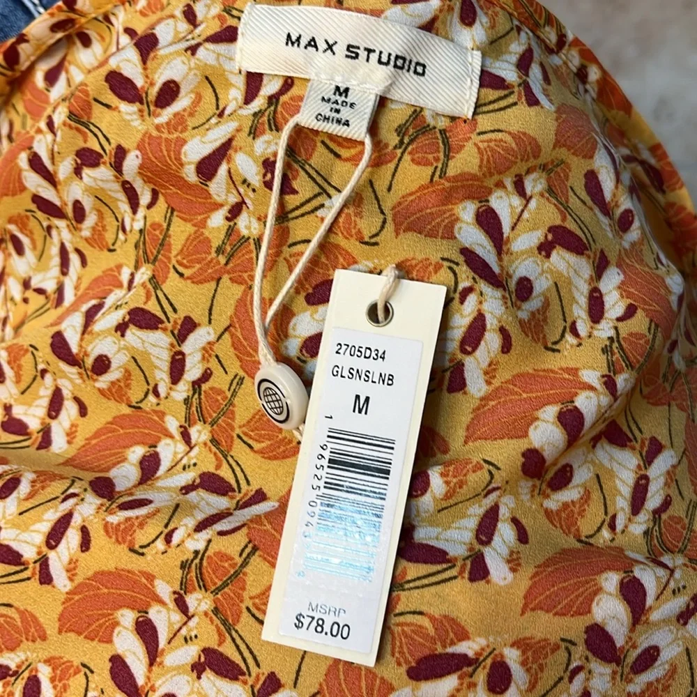 Max Studio top size M, NWT. - Picture 5 of 5